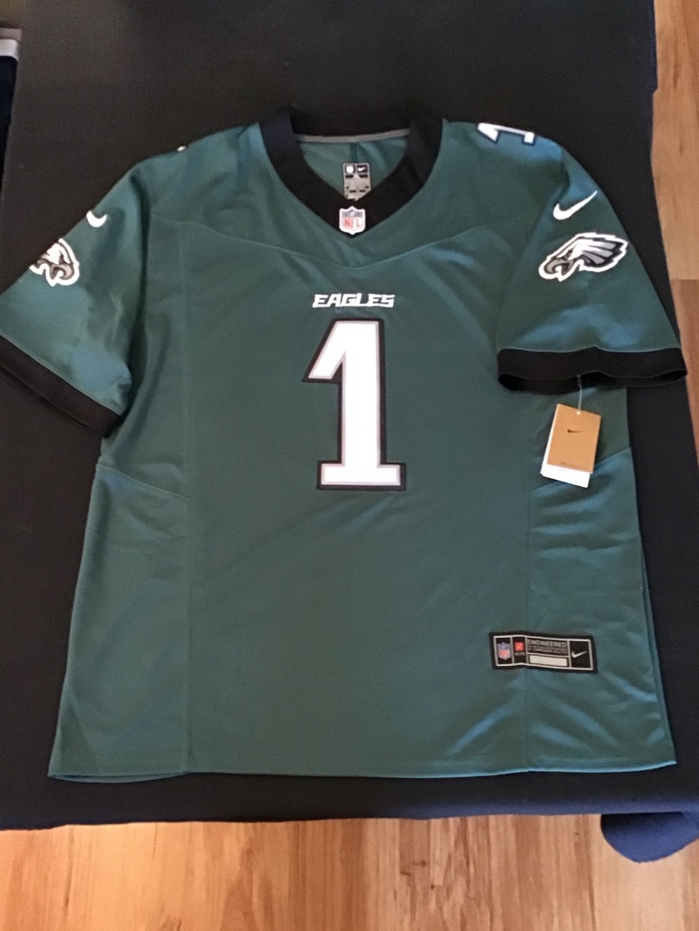 Nike Men's Jalen Hurts Philadelphia Eagles #1 Football Jersey
